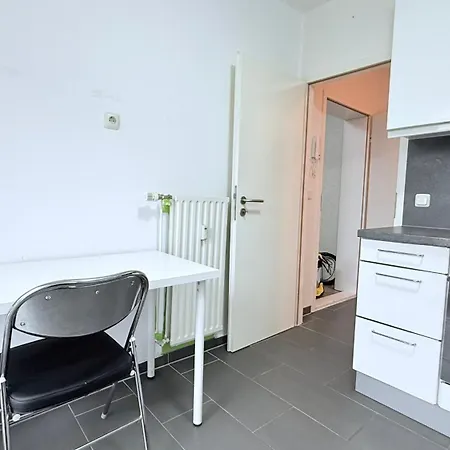 Monteur Ruhig & Zentral Angebunden Apartamento