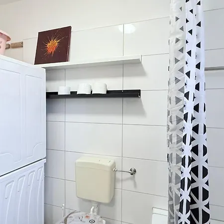 Monteur Ruhig & Zentral Angebunden Neumünster