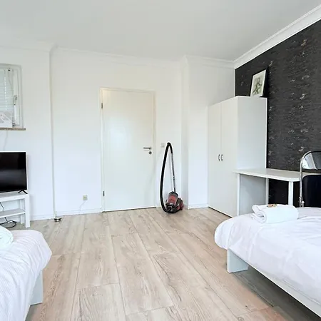 Monteur Ruhig & Zentral Angebunden