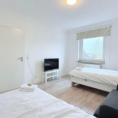 Monteur Ruhig & Zentral Angebunden